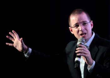 Ricardo Anaya acusa a Sheinbaum de fracasar por aranceles de Trump