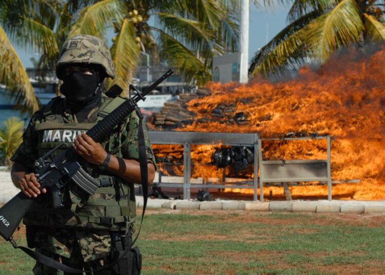 Autoridades mexicanas incineran casi 2 toneladas de narcóticos Ciudad Juárez