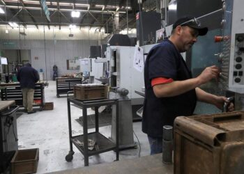 Productos que subirán de precio por los aranceles de EE.UU. a México, Canadá y China