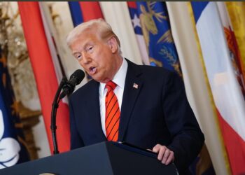 Trump amenaza con castigar abogados que denuncien medidas migratorias