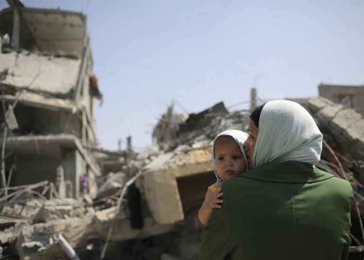 Casi 290 mil niños en riesgo de inanición y frío por el bloqueo israelí