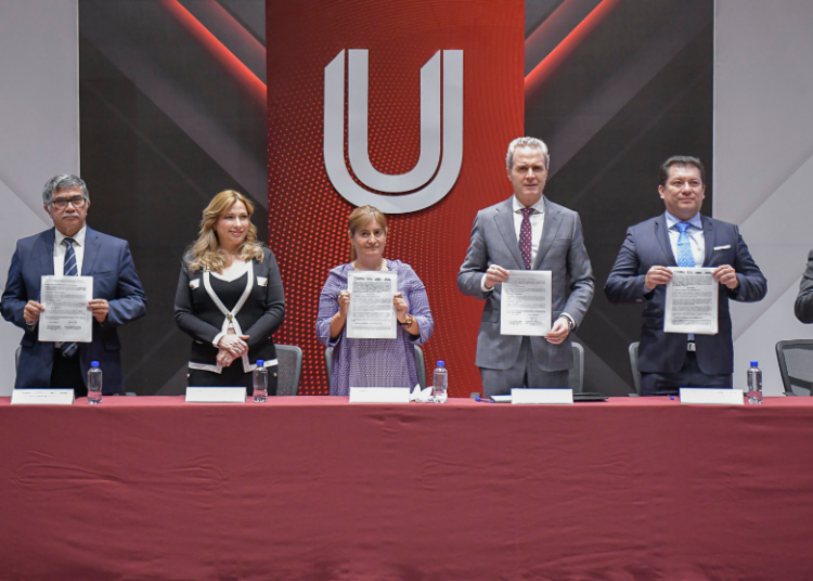 Firman magno convenio de colaboración SECIHTI e IES en la Upaep