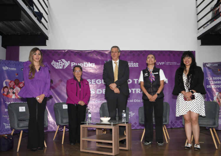 Ayuntamiento brinda a universitarias foro “La seguridad también es de nosotras”