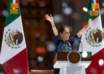 “México es mucha pieza”: Sheinbaum reúne a más de 350 mil mexicanos en el zócalo