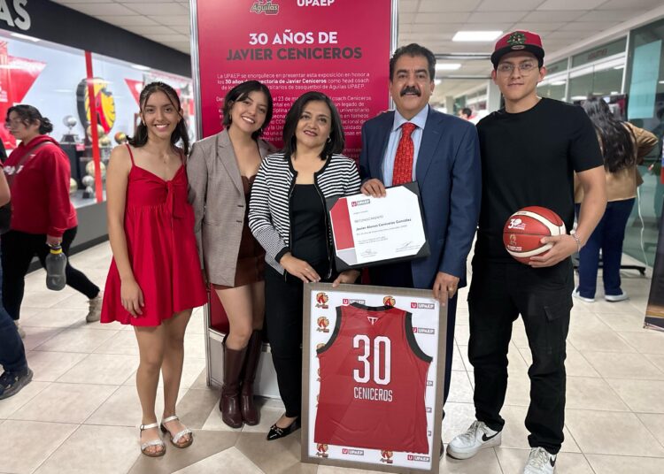 Javier Ceniceros cumple 30 años al frente de las Águilas UPAEP (Video)