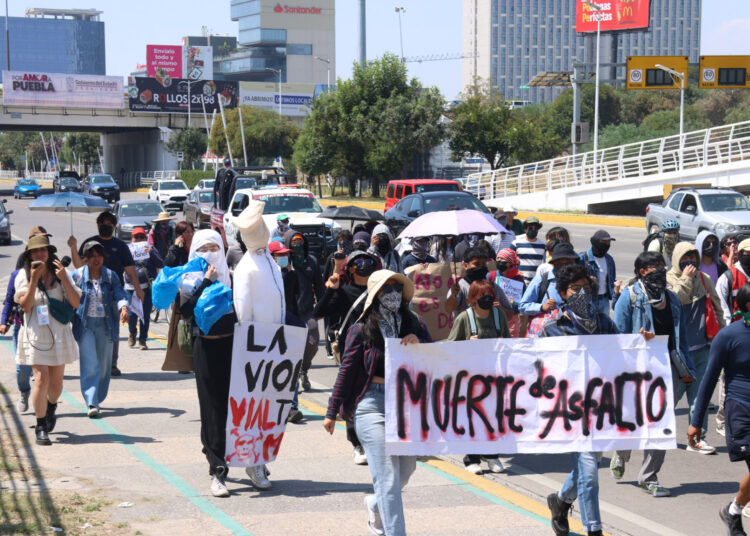 Organismos empresariales rechazan paso peatonal en la Atlixcáyotl