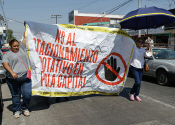 Vecinos de varias colonias se inconforman por implementación de parquímetros