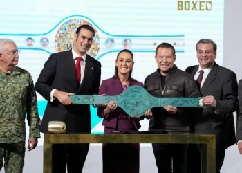 Gobierno de México anuncia clase nacional de boxeo el próximo 6 de Abril en todas las Plazas publicas del país