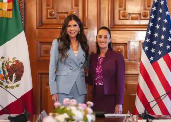 Recibe presidenta de México a la secretaria de Seguridad Nacional de los Estados Unidos