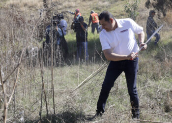 Alejandro Armenta exhorta a jóvenes a mantener espacios limpios