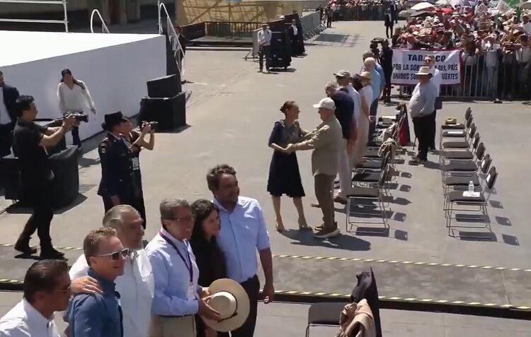 La tonta adicción de las selfis en la política