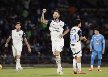 Sergio Ramos asegura el empate de Rayados ante Cruz Azul