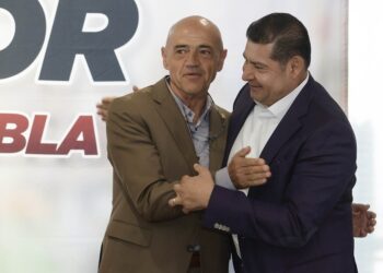 ‘El Chelís’ recibe nombramiento oficial de rector de Universidad del Deporte