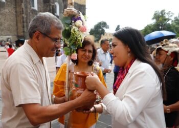 Tonantzin Fernández fortalece la identidad de San Pedro Cholula en la Tlahuanca 2025