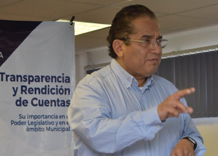 Uso de sistemas informáticos para revelar corrupción, propone Román Sánchez