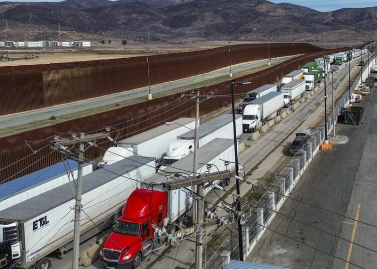 Frontera norte, entre alivio y desconcierto por aranceles de Trump
