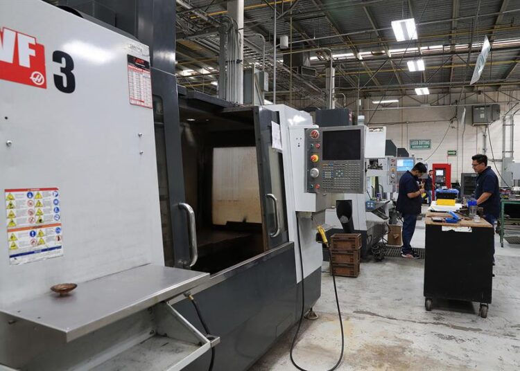 Crecen 0.8 % los empleos formales en México