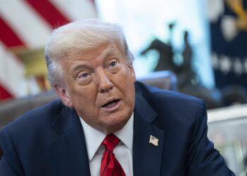 Trump calcula acuerdos y dice que China ya está hablando con EEUU