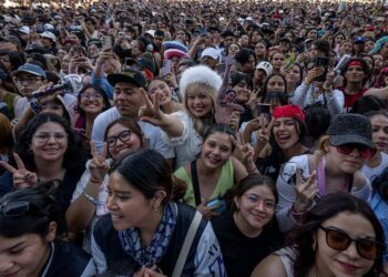 Festival Pa’l Norte empieza con cientos de miles de asistentes e intenso calor