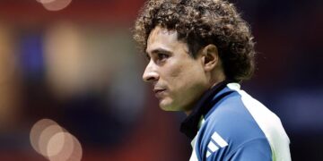 Guillermo Ochoa busca volver al Tri desde Portugal