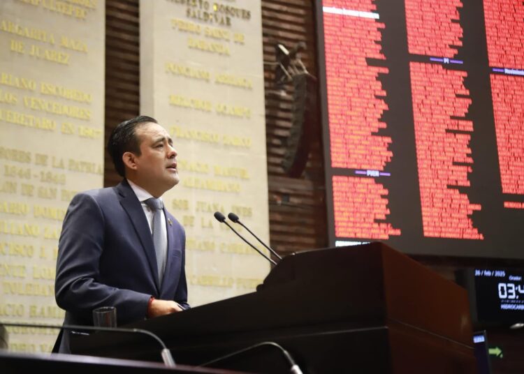 Lalo Castillo presenta iniciativa para que empresarios que contraten repatriados reciban incentivos fiscales