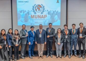 Jóvenes debaten el futuro del mundo en el Munap 2025