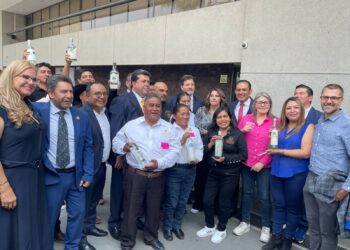 Hasta 250 millones genera de derrama económica la industria mezcalera poblana