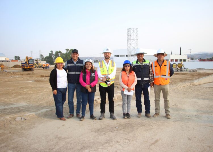 Supervisan David Aysa y Dulce Rivera construcción del Mercado San Ramón