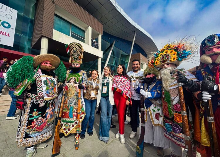 El carnaval más «padre» de Puebla representa al estado en el Tianguis Turístico 2025