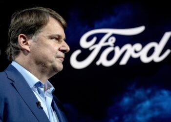 Ford pide más cambios en aranceles de Trump