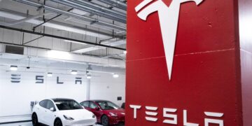 Ventas de Tesla caen 13 % en tres meses