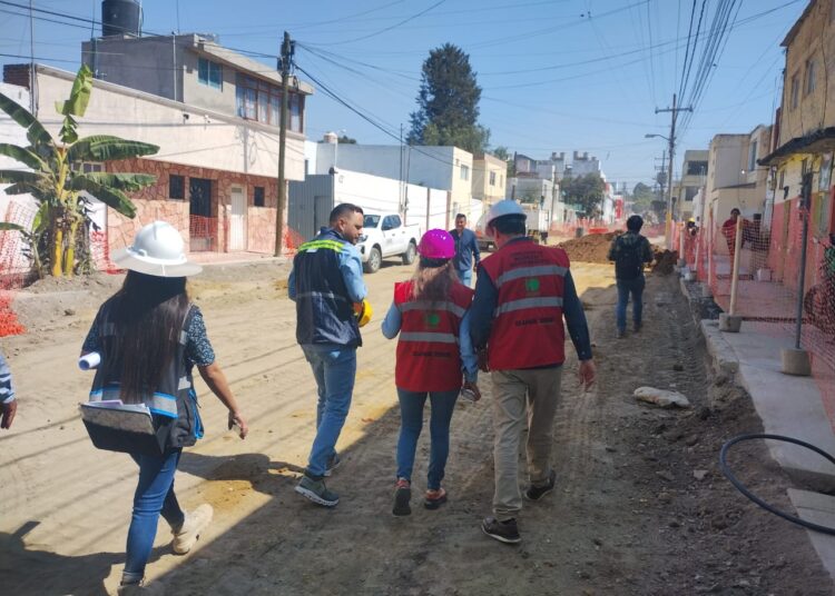 Agua de Puebla renueva red de agua potable y drenaje sobre la 27 y 31 Sur