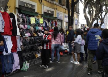 Operativos para retirar ambulantes mejorarán movilidad en vía pública