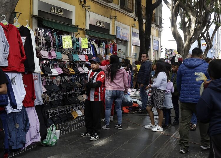 Operativos para retirar ambulantes mejorarán movilidad en vía pública