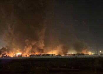 Aumenta a 25 la cifra de muertos por explosión en puerto de Irán