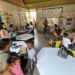 Maestros atienden a niños migrantes en el sur de México