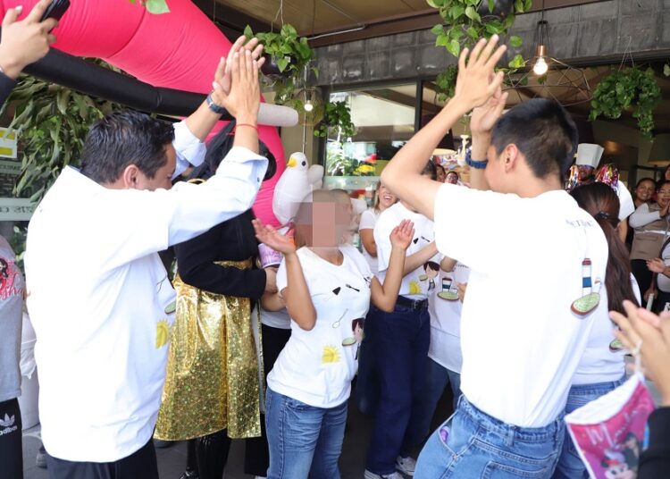 Niñas y niños de Casa de Ángeles disfrutan celebración especial