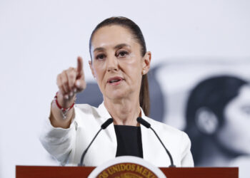 México propone bloqueo digital; Sheinbaum niega censura