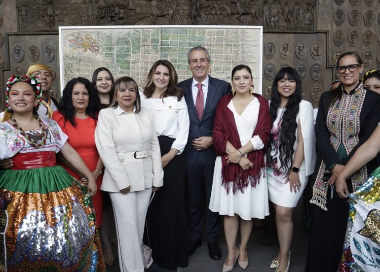 Celebran sesión conmemorativa por el 494 aniversario de la fundación de Puebla en San Lázaro