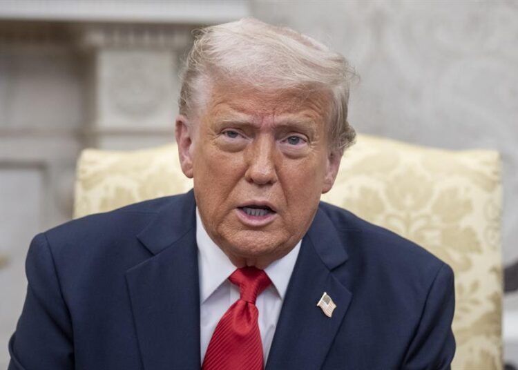 Trump quiere dar tiempo a fabricantes de autos de EE. UU.