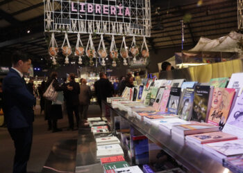 España celebra las bibliotecas ambulantes en Feria del Libro bogotana