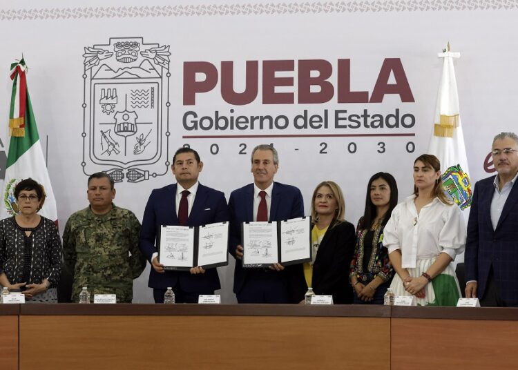 Firman convenio para garantizar gratuidad y seguridad en estacionamientos de los estadios