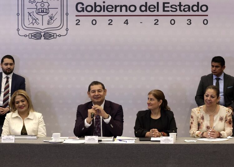 Armenta pide a Grupo Proyecta predio para casas de policías
