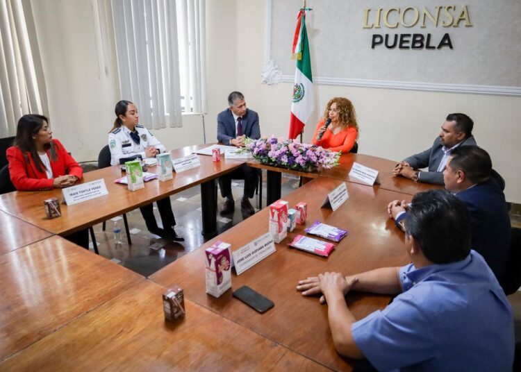 Firma Policía Auxiliar carta de adhesión con Liconsa Puebla
