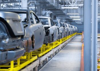 Cancelación de proyectos ha causado 100 despidos en industria de autopartes
