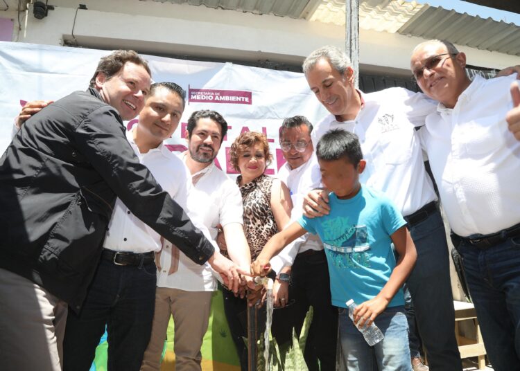 Ayuntamiento garantiza dotación de agua potable a colonia 20 de Noviembre