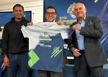 Universidad Cuauhtémoc presenta playera de la 1era. Carrera Guerreros