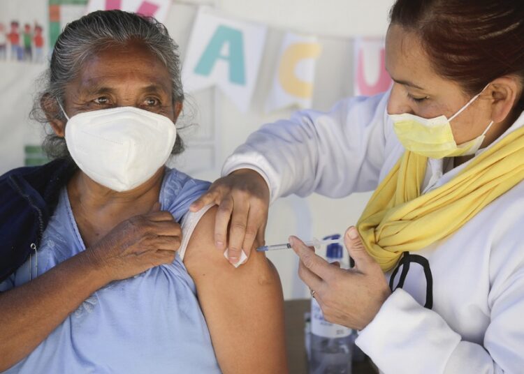 Puebla rebasa meta de vacunación contra la influenza