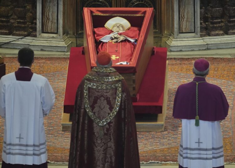 Sepulcro del papa Francisco, casi listo en vísperas de su funeral