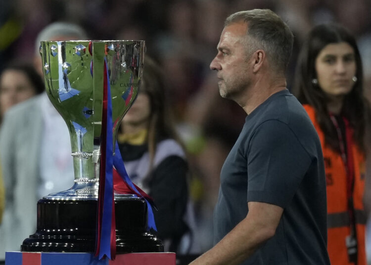 Hansi Flick renueva con el Barcelona hasta junio de 2027